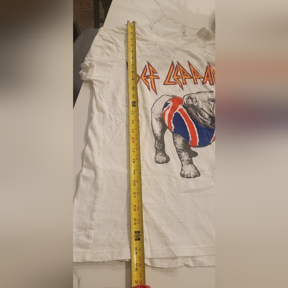 Def Leopard Rocker Tee - Picture 5 of 7